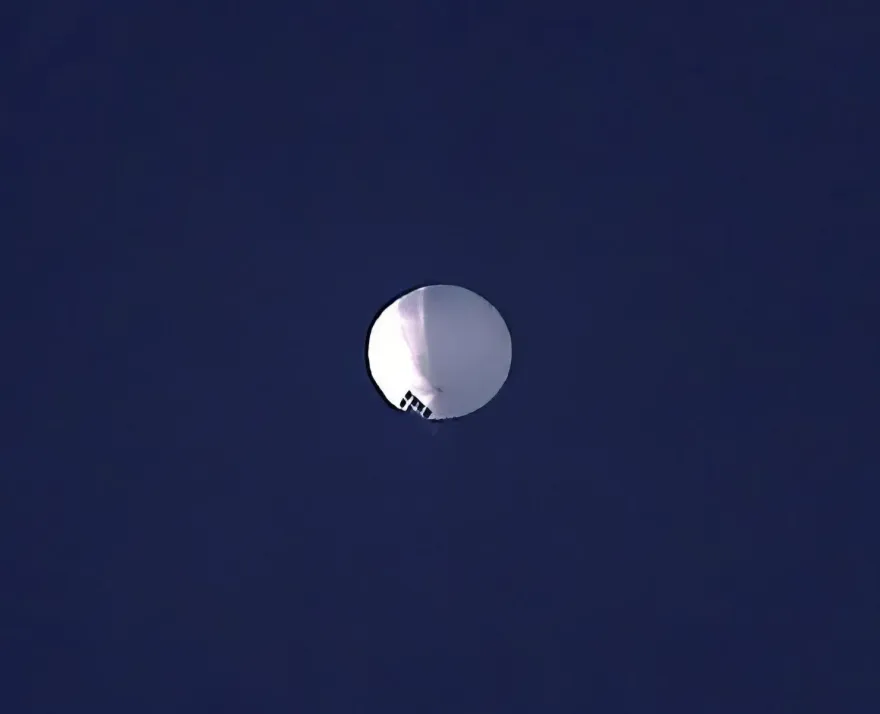 大陸空飄氣球越海峽中線！現蹤基隆西南方海面往東飄行