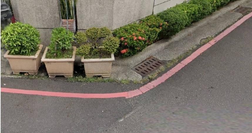 阿伯熱心幫鄰居將「紅線塗黑」　這舉動害他吞2張罰單