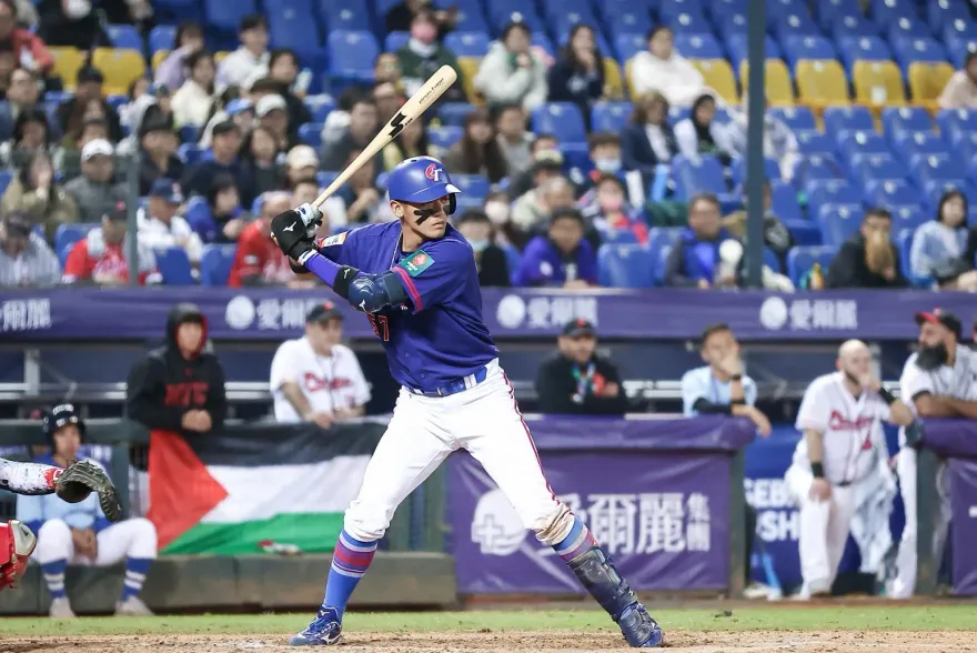 亞錦賽/埋伏9棒仍被日本王牌點名！隊長拿莫．伊漾：「皮要繃緊一點」