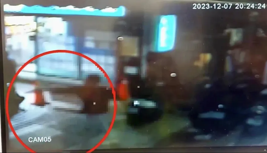 影/屁孩爭風吃醋找大哥出頭　拿BB槍街頭掃射傷情敵