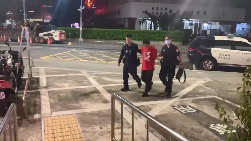 影/偷車、偷錢遭警逮捕！哀求說沒錢吃飯　結果一查「竟還有錢買毒」