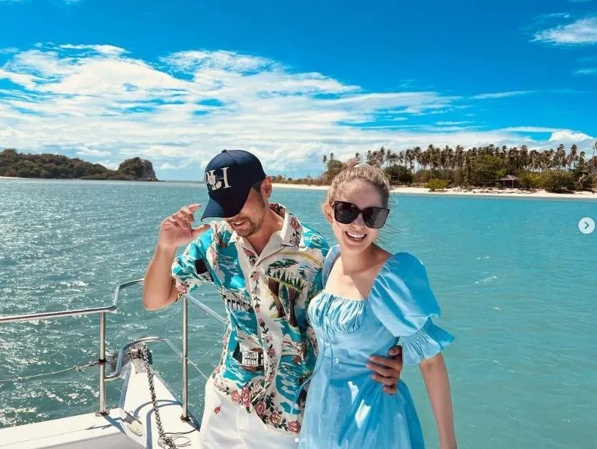 寵妻魔人周杰倫遇對手！昆凌送千萬豪車當生日禮物不手軟