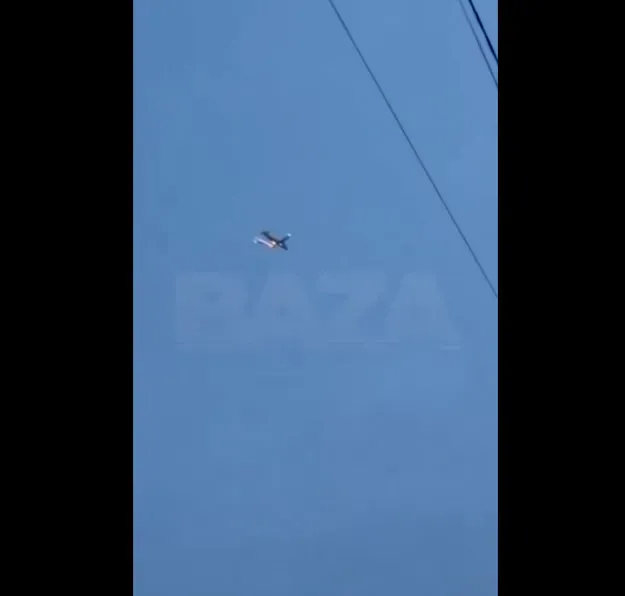 影/俄國貨機半空中突爆炸緊急泄油　驚險一幕曝光