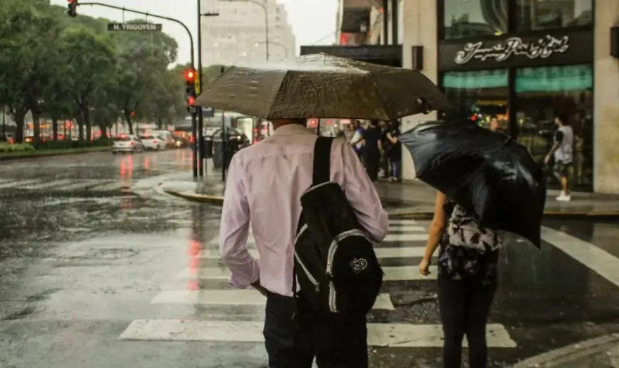 明急變天炸雨！過年前「大陸冷氣團」強襲　除夕夜濕冷圍爐