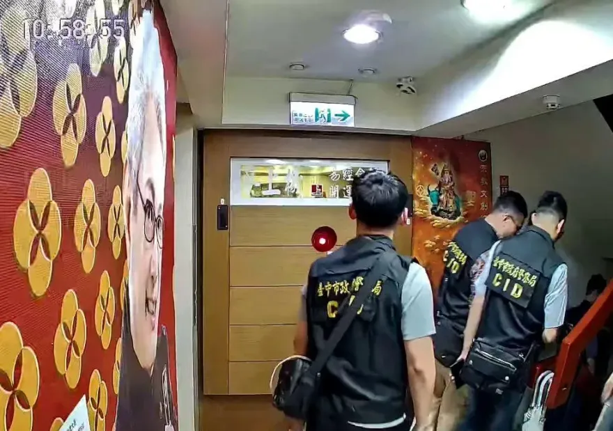 影/囂張！詐團機房竟藏身「反詐代言人」蔡上機公司樓下　大批警力包抄攻堅逮人