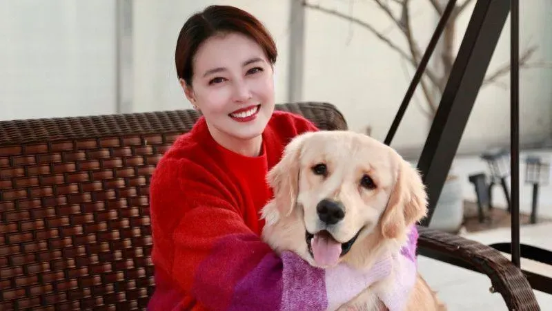 恩師周海媚永別！曾同台飆戲范冰冰、「新版周芷若」祝绪丹悲痛喊：一路走好