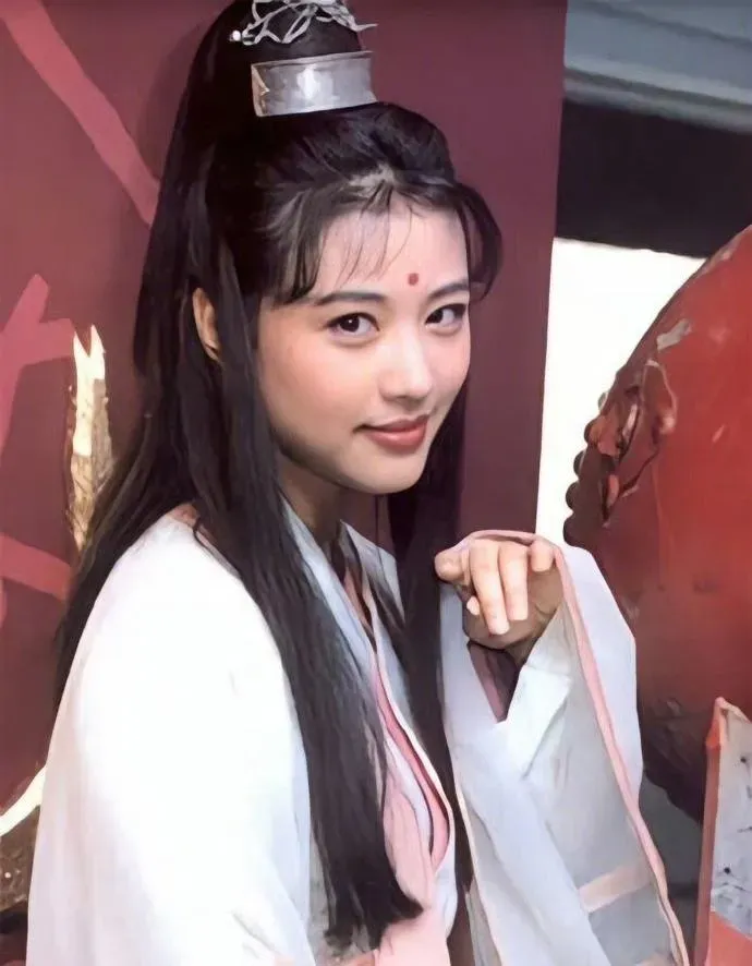 周海媚後，再無周芷若！《倚天屠龍記》導演憶29年前合作　哀嘆：特別難受