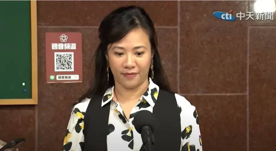 影/吳欣盈受訪再展「公主風格」快閃失敗冏字臉　被問政策要記者去問柯文哲