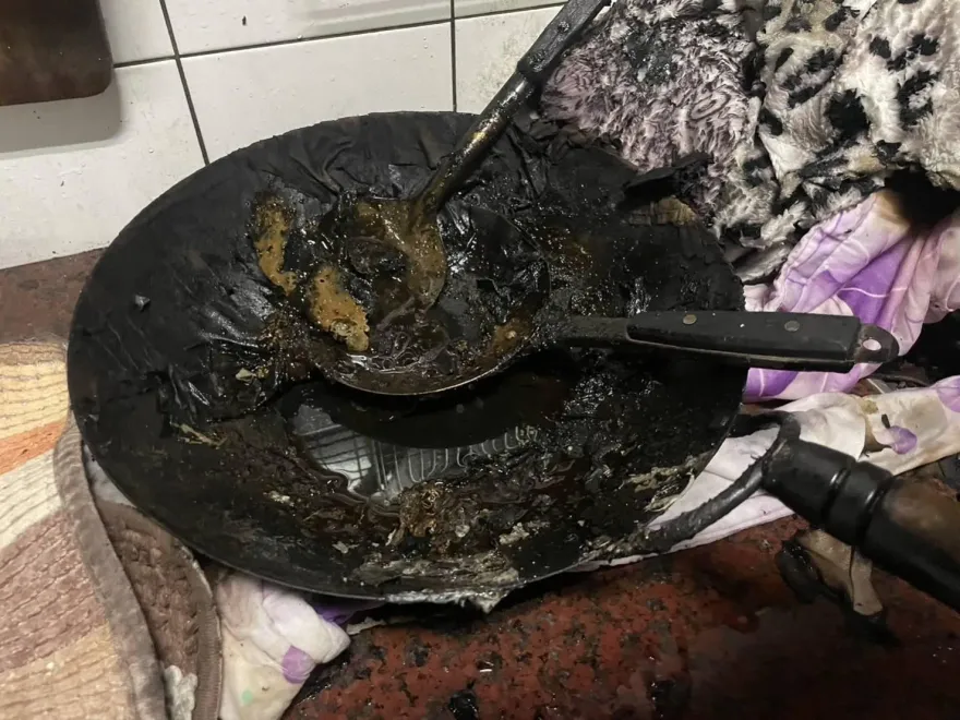 佳餚變暗黑料理！蘆洲婦接個電話晚餐全毀　香酥白帶魚慘變一鍋炭