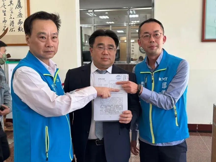 怒告曾玟學違反選罷法！邱鎮軍：為了選舉惡意抹黑　扭曲事實的荒唐戲碼