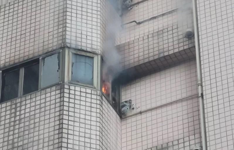 快訊/基隆龍騰大地傳火警！　幸無人傷亡、起火原因待查