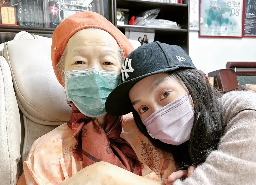 75歲老母「驚傳病逝」！范瑋琪曝220秒追思影片...淚喊：圓滿落幕了