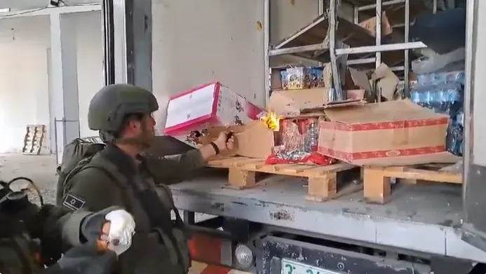 影/以巴開戰/士兵進攻加薩燒毀人道物資、洗劫商家　以色列國防軍要查了
