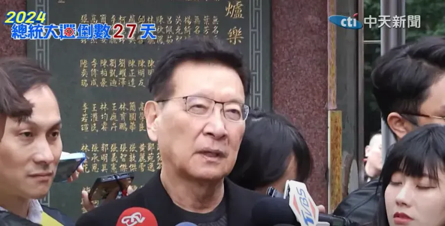 影/顏寬恒夜市拜票「巧遇」柯文哲？　趙少康秒回：那我是真遇