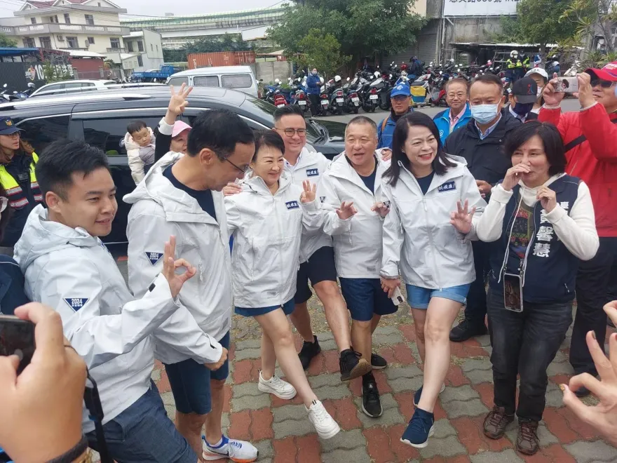 為台灣蹽落去！盧秀燕發起「勇腳挑戰」力拚政黨輪替最後一哩路