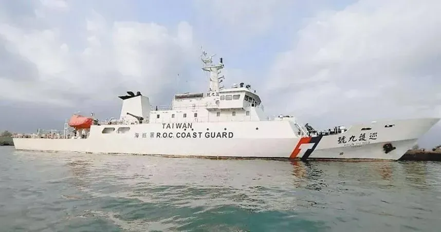 海巡署「巡護九號」出「船禍」！澎湖外海擦撞貨輪船頭破洞