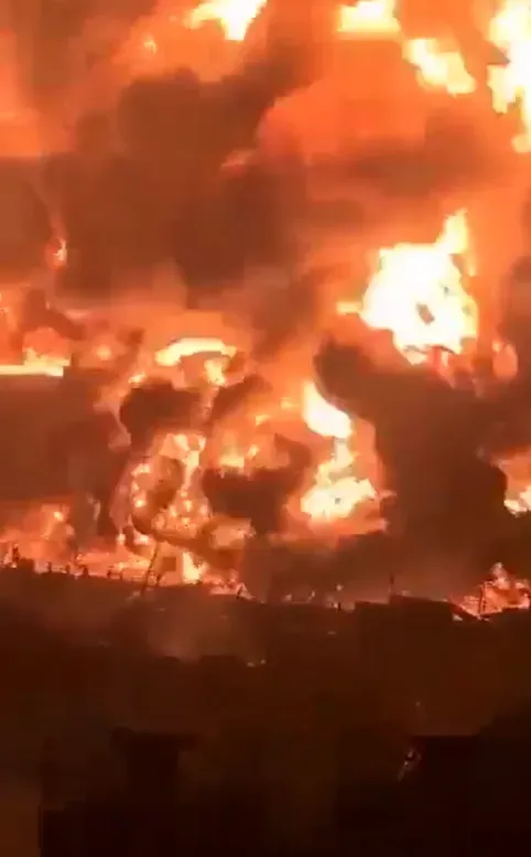 影/西非幾內亞石油庫爆炸！至少8死84傷　窗戶被炸碎「數百人慌忙逃難」
