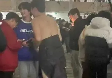 甘肅6.2強震嚇到男大生「光屁股」逃生　他一口氣衝下16樓....零下12度也不敢進屋