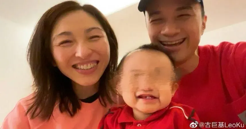 47歲才當爸！古巨基談兒激動落淚「等你好久」　感人畫面曝光