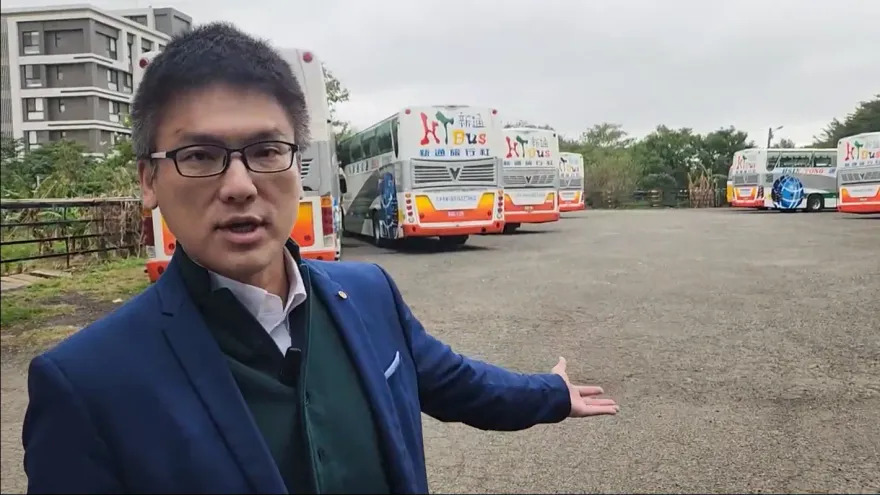 影/直擊柯文哲名下遊覽車停車場！徐嶔煌驚爆：疑買農地「收租養地」等重劃