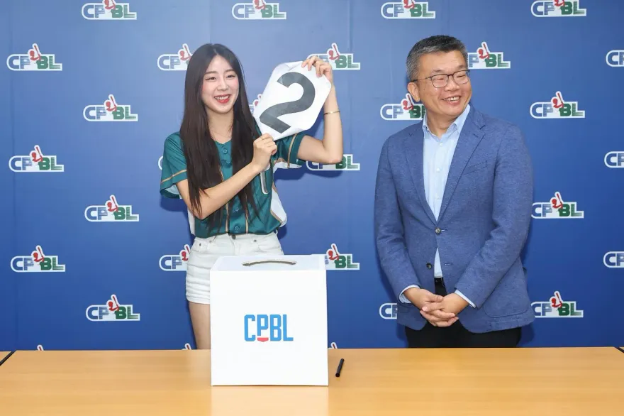 影/最強外掛安芝儇上陣！台鋼抽中「2」號　富邦保狀元籤
