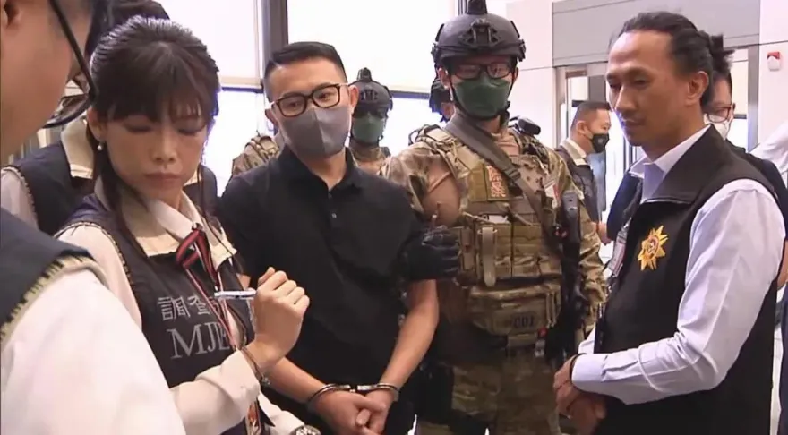 88會館案出庭！郭哲敏否認犯行　名模女友錢帥君突現身、雙方深情相望