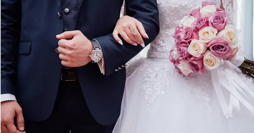 影/新婚夫妻還婚紗遇死亡連環車禍　夫死妻傷天人永隔