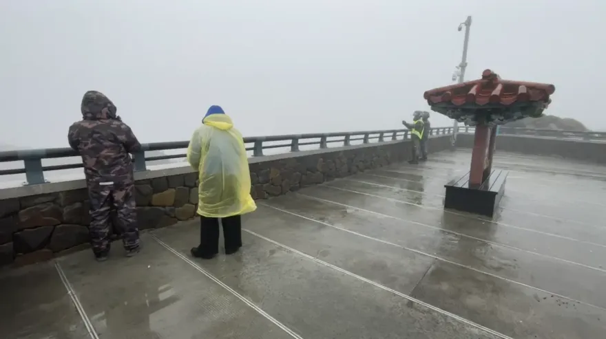 影/寒流發威！今明低溫下探個位數　合歡山見「追雪族」熱血出動