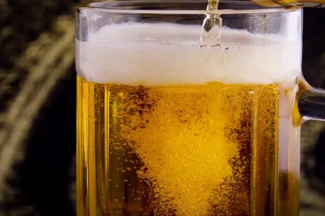 小酌怡情不傷身？醫曝「一級致癌物」危害　恐加快「2族群」老化速度