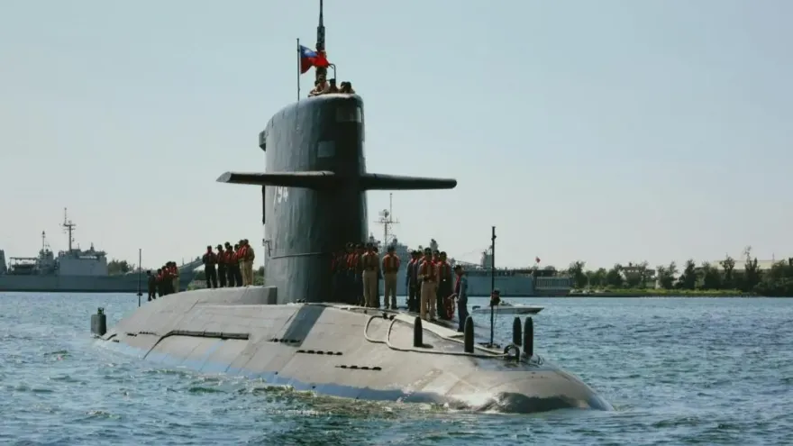 海虎潛艦落海意外第23天　失聯士官妻悲問：不懂為什麼找不到人？