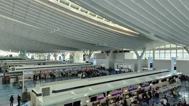赴日旅遊更方便！外國旅客大增機場塞爆　日本政府宣佈下月將簡化入境手續