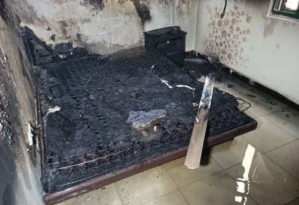 快訊/離奇！台南新營透天厝火警　「彈簧床」焦黑剩骨架