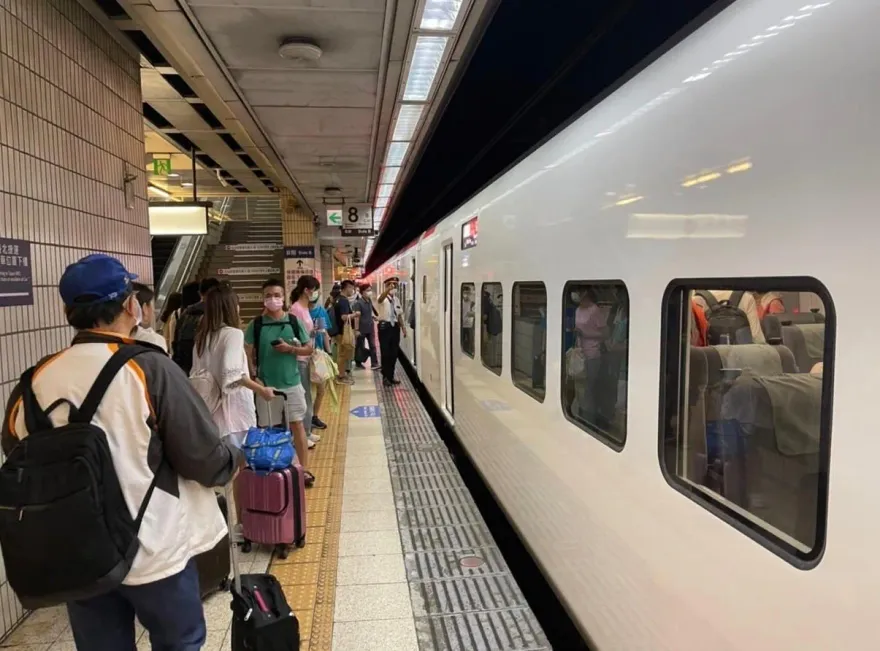 春節恐沒火車搭！台鐵產工連署「依法休假」：職種待遇不公平