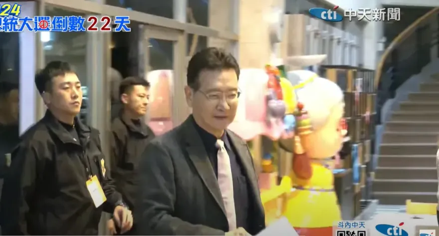 影/趙少康政見會一上台「全台語」震驚全場！痛宰蕭美琴、吳欣盈預告3個字