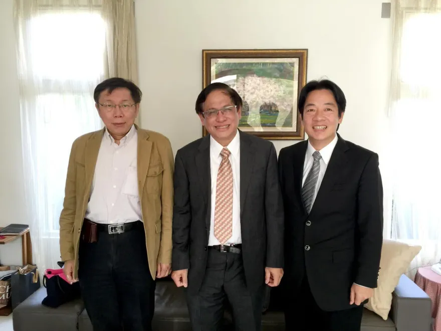 郭倍宏翻出昔日與蔡賴柯合照　感嘆「權力蒙蔽了你的雙眼」