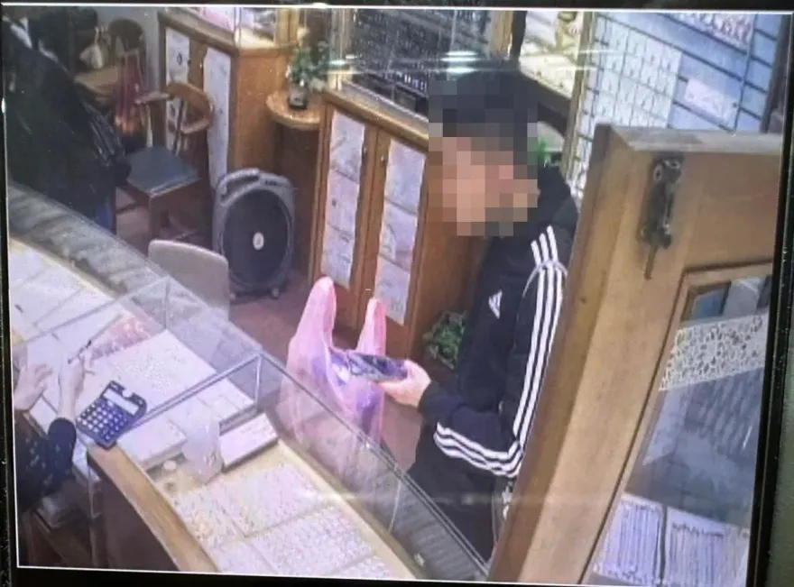 影/新北、宜蘭兩度打劫銀樓　20歲詐欺通緝犯今晨落網