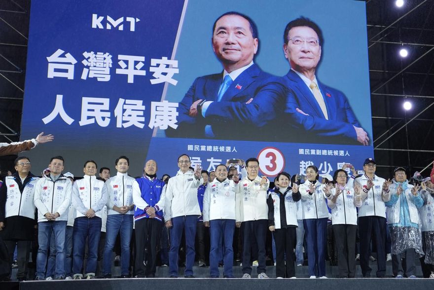 凱道大造勢8萬人不畏風雨力挺　侯友宜：做人民的總統，為下一代拚安定繁榮