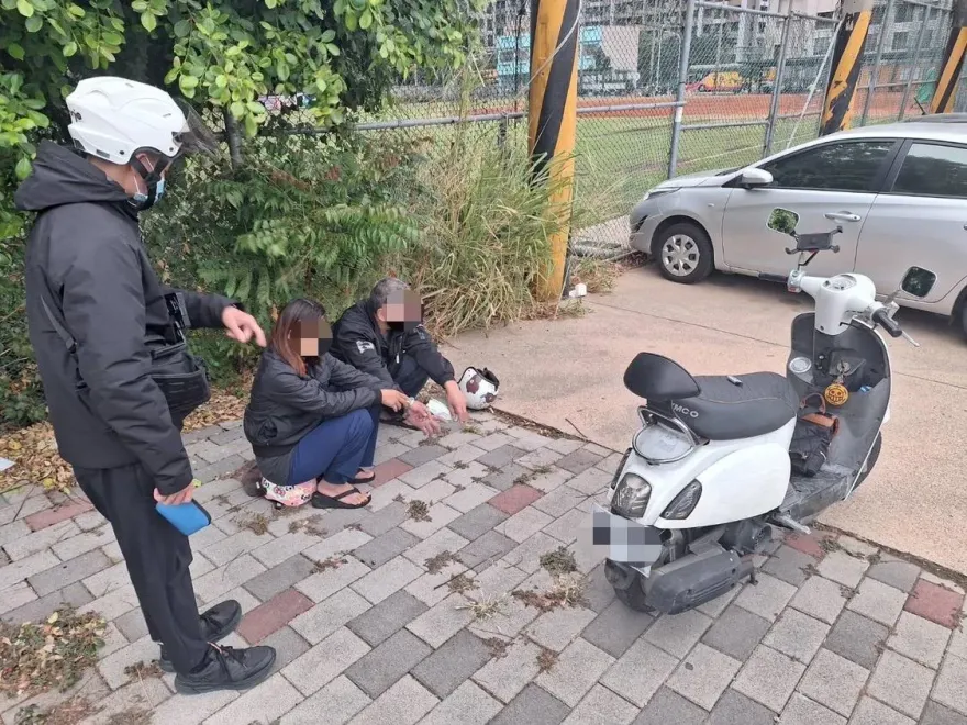 影/眼神確認！毒鴛鴦遭攔頻瞄置物箱露餡被逮　拘留室相擁而泣