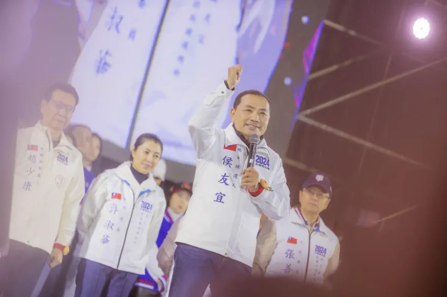 影/8萬人無懼風雨！侯康凱道造勢士氣太震撼　董智森曝：民進黨非常著急