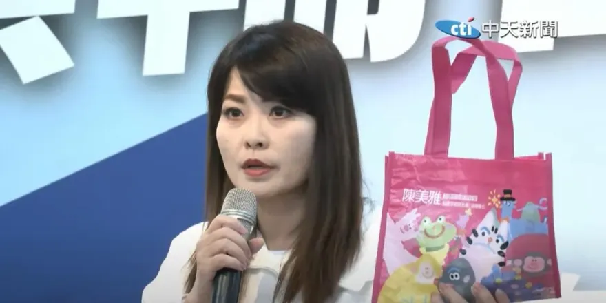 工讀生發糖果被驅趕！陳美雅痛批黃捷「假面甜心」　本人回應了