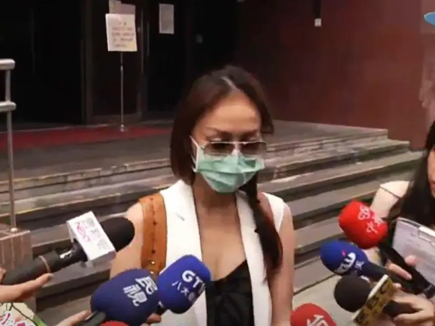 「太陽花女王賣淫」原因曝光！竟是潑糞少年之父「瘋狂逼債」