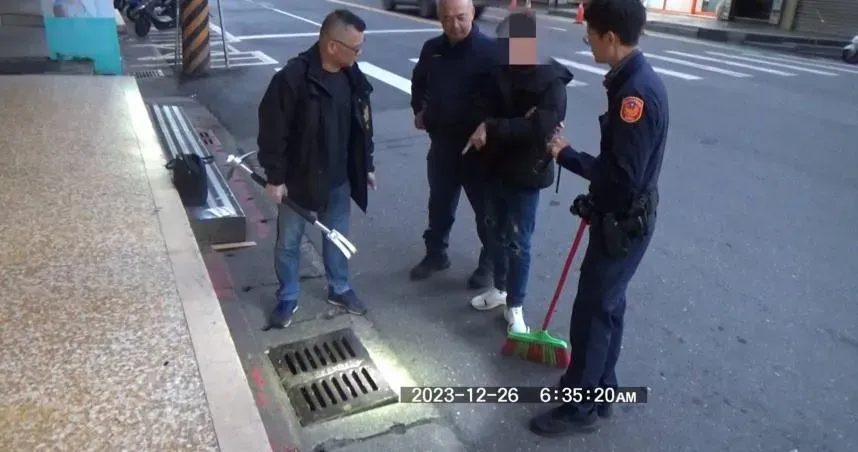 北市KTV前一言不合！男遭摺疊刀捅肚「腸子跑出來」　警火速逮人