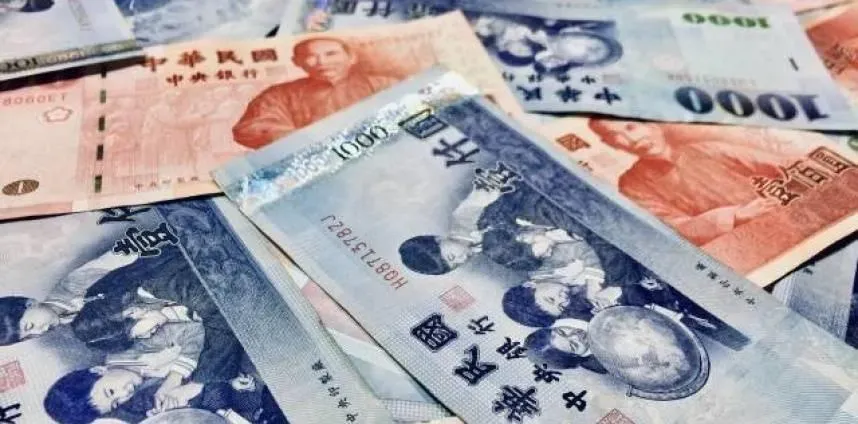 基本工資「連漲8年」6成民眾超無感...專家曝關鍵：逐漸貼近月薪