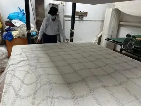 不穿的羽絨衣別急著扔！送到工廠「再製」成羽絨被　可省好幾千元