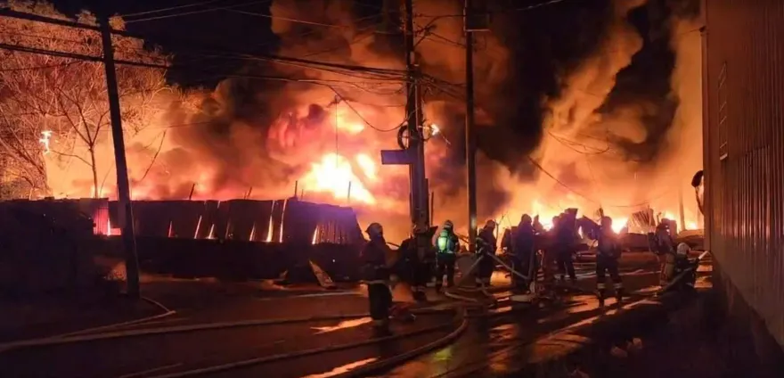 快訊/「連續大爆炸」恐怖現場！桃園龜山冷媒工廠大火釀1死3傷