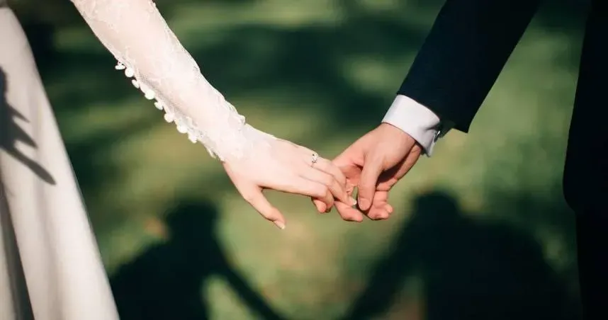 訂婚後拒發生關係慘遭硬上！正妹逃跑被拖回　男方媽反嗆：這女人是為了房子