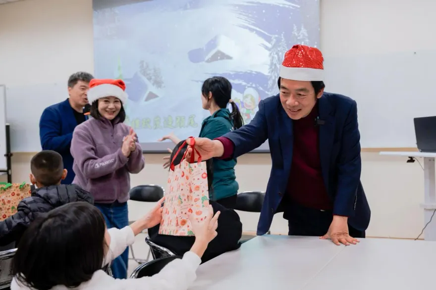 賴清德同框吳沛憶永義宮參香　走民主道路壯大台灣