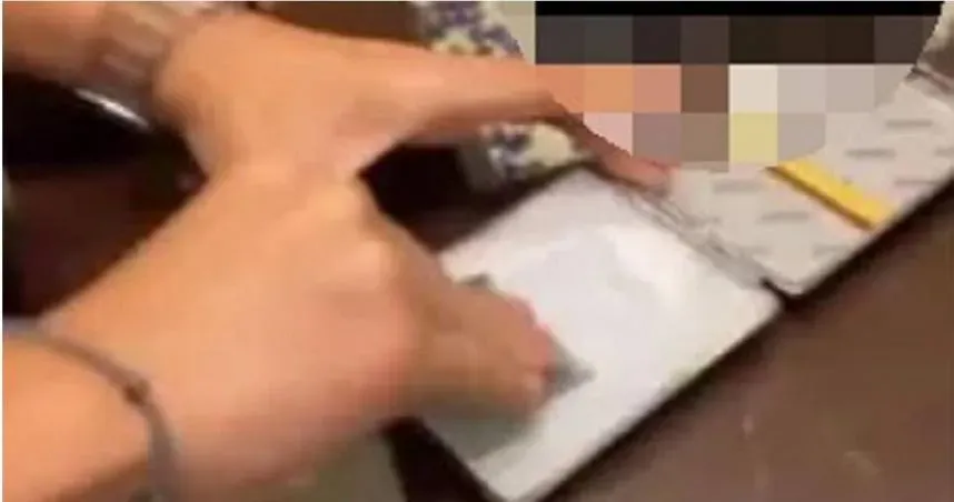 有碰K？割頸國三生IG拍下友人疑用K盤分裝毒品「一起吸」
