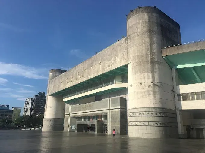 新北2女國中生撂人運動場「釘孤枝」！10多人吆喝助陣通通進派出所