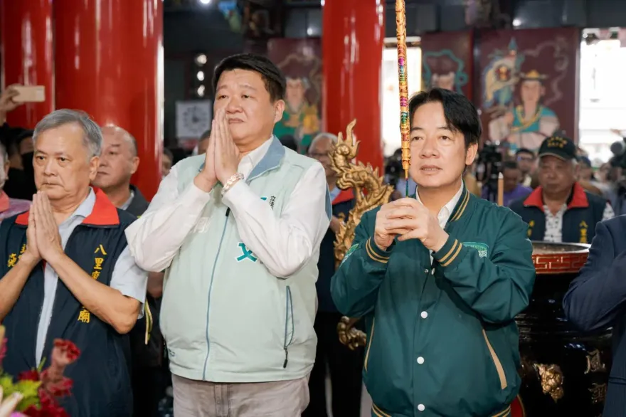 何博文論文抄襲學位遭撤銷！網友諷「北海小抄人」：退選嗎